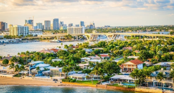 Aerial view of the Intracoastal Waterway in Fort lauderdale