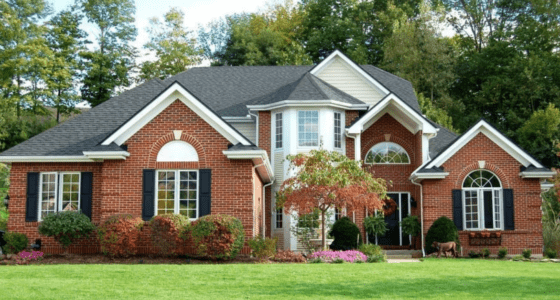High end classic residence with ample frontyard