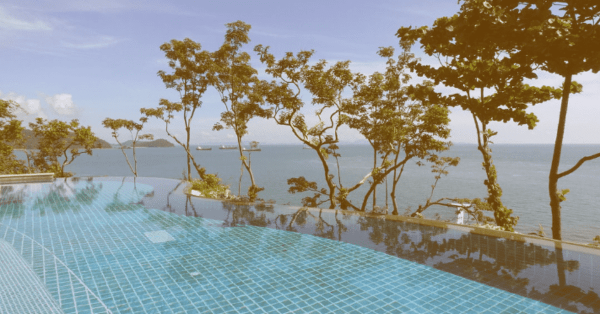 Large Infinite Pool With Ocean View.